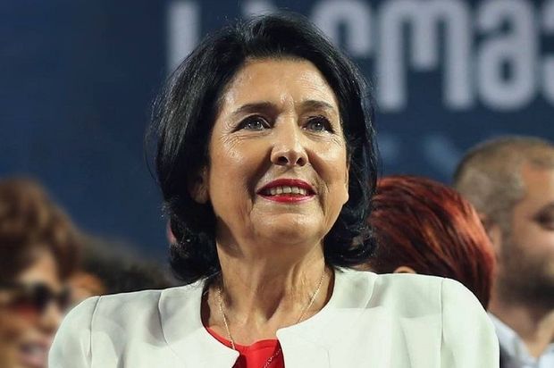 Gürcüstan Prezidenti Kiyevə dəvət edilməməsindən ŞİKAYƏTLƏNDİ
