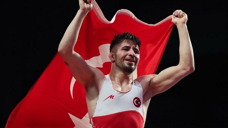 Türkiyə güləşçisi qızıl medal qazandı