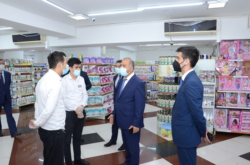 "OBA" və "Qrandmart"ın işçiləri cərimələndi - FOTO
