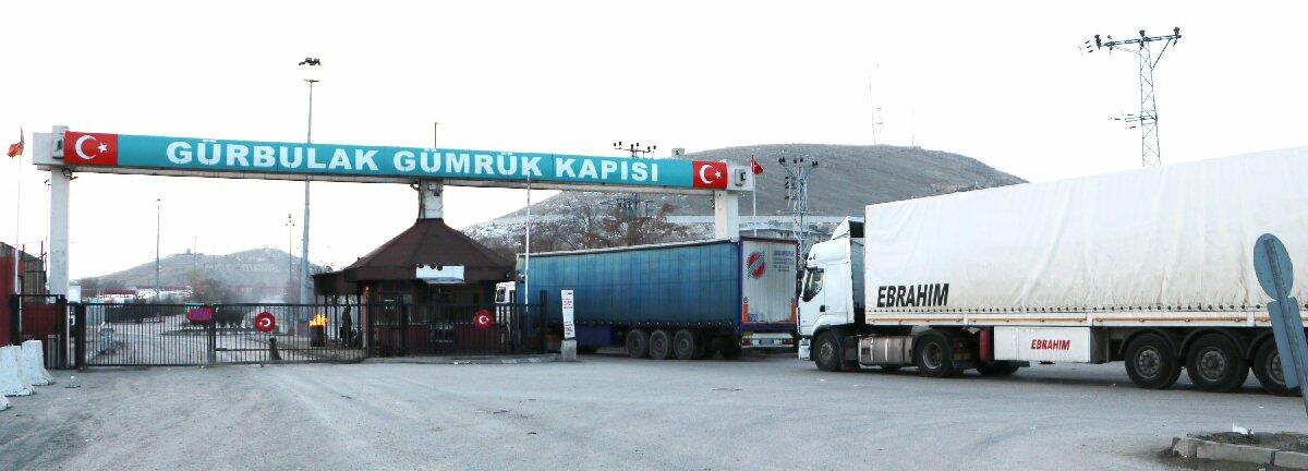 İran sərhədində 5 kilometrlik tıxac - FOTO