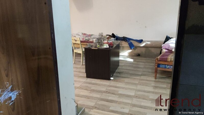 Bakıda 5 nəfərin meyiti tapılan evdən görüntülər - FOTO