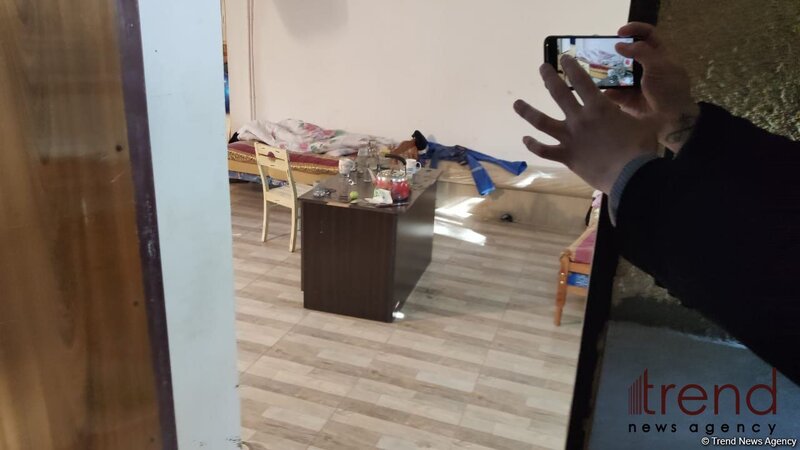 Bakıda 5 nəfərin meyiti tapılan evdən görüntülər - FOTO