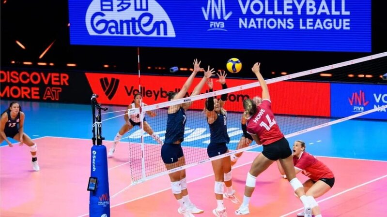 Qadın voleybolçularımız Çexiya yığmasına uduzdu