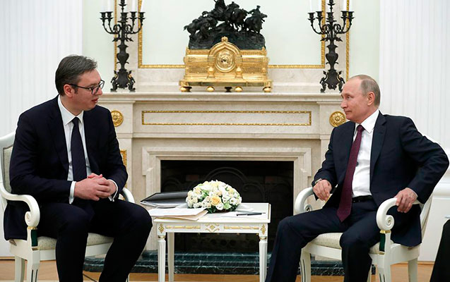Putin Vuçiçlə telefonla danışdı
