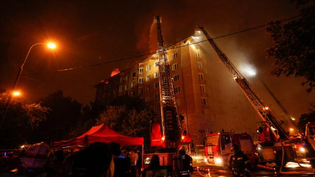 Rusiyada yanğın: 400 nəfər təxliyə edildi