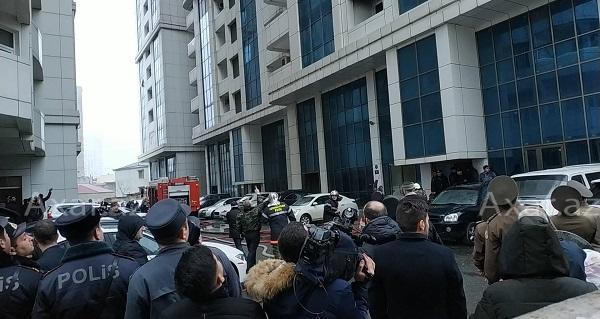 Polis uşağı yanğından belə xilas etdi - VİDEO