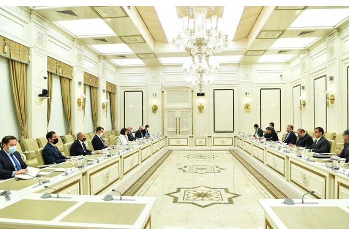 Sahibə Qafarova ilə İranın xarici işlər naziri arasında görüş oldu